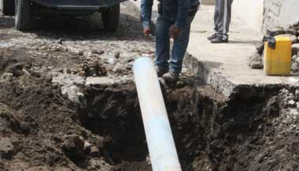 Reparación de fugas provocan falta de agua potable