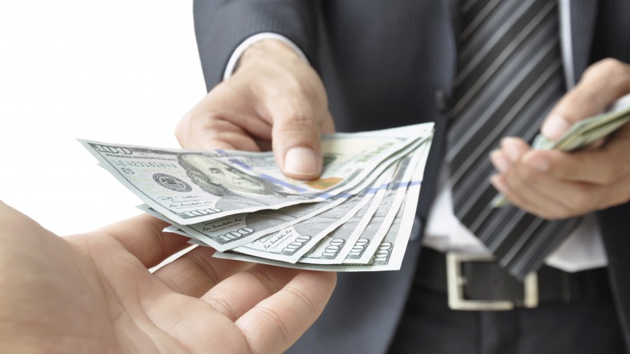 La Ley Humanitaria supuestamente iba a servir para el pago de créditos. https://laprensa.com.ec.