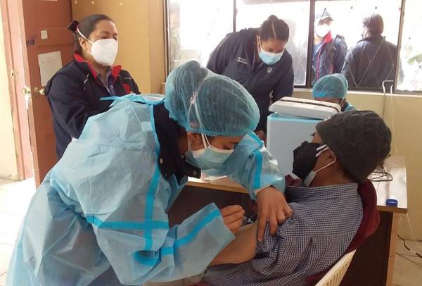 Vacunación en las parroquias Riobamba