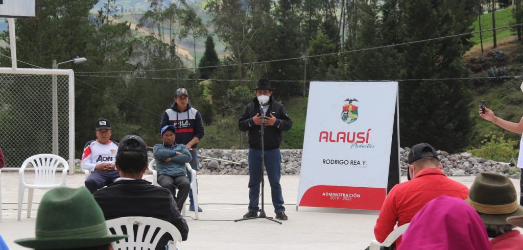 Alausí permanece en semáforo rojo