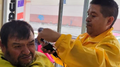 Un oficio que la familia lleva en la sangre. Hernán Torres siempre se hace pelo y barba con Fernando