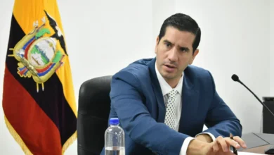 Ecuador analiza la compra de energía a Colombia para enfrentar la crisis energética.
