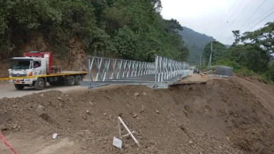 Vía Riobamba - Guayaquil, este es el sector de Cruz del Hueso en donde colocan el primer puente.