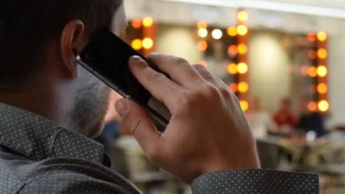 acoso laboral la obligación a un empleado a estar pendiente de su celular