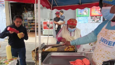 Las ricas hamburguesas en las afueras del colegio San Felipe Neri son tradicionales y a bajo costo. Atienden de lunes a viernes.