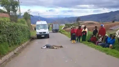 Una mujer muere atropellada en accidente de tránsito en Colta, a los 59 años. Los familiares piden al chofer y dueño del carro que respondan