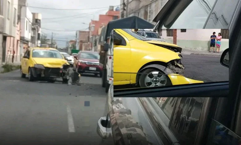 Accidente de tránsito entre un taxi y una camioneta.