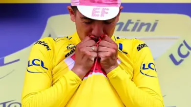 Líder del Tour de Francia, Richard Carapaz.