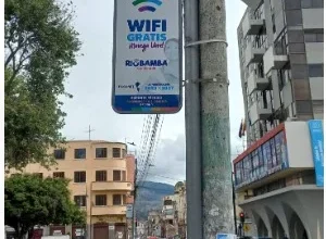 Las zonas de wifi gratis aumentan en varios puntos estratégicos de Riobamba.
