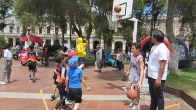 John alcalde de Riobamba promueve el deporte en los parques de la ciudad, empezó en el parque Maldonado para reactivar el centro histórico.