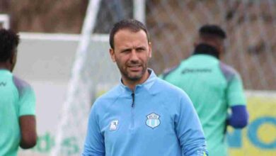 El director técnico de Macará, Alexandre Pallarés luego de perder con Barcelona, dijo que a los canarios le regalaron el partido.