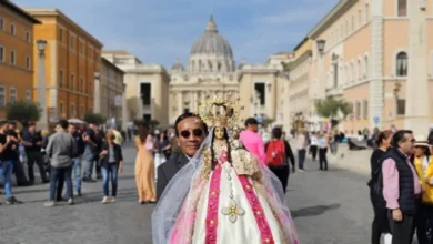 Imagen de la Virgen del Cisne es recibida en el Vaticano