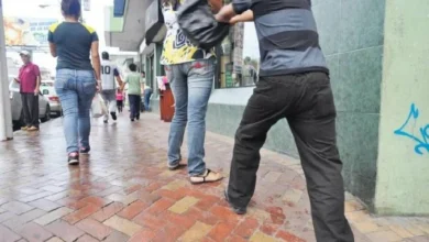Mujer fue víctima de robo de USD 10 mil en la calle