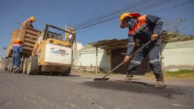 Municipio y Prefectura realizan mantenimiento vía a Guano