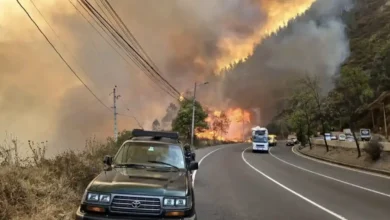Incendio forestal en Quito causa cierres de vías y afecta a la ciudadanía