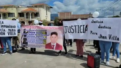 A 1 año de la cruel muerte de Jhon Ricardo Villa Allauca la familia exige justicia. 50 personas hicieron un plantón en la Unidad Penal