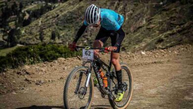 El ciclista Steffano Vaca, deportista riobambeño, obstante el título nacional de mountain bike XCM ruta abierta categoría sub-23.