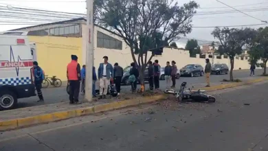 Una moto se chocó con un árbol y dejó 2 heridos en Riobamba. El Ecu 911 articuló las acciones de socorro. Fue en el sector norte