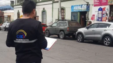 Multas por campaña anticipada a las elecciones en Ecuador 2025.