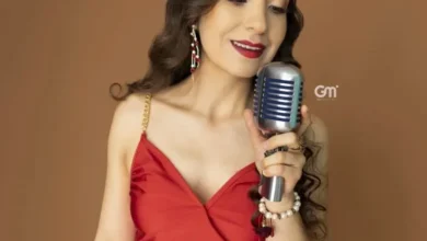 Gaby Espín, la cantante riobambeña con letras positivas.