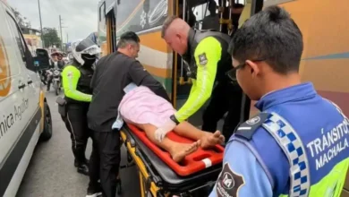 Mujer dio a luz en un bus en Machala, el bebé murió