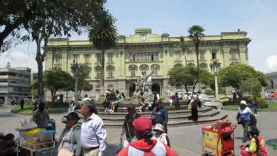 En Riobamba el Parque Sucre cumple 100 años de vida, se inauguró el 11 de noviembre 1924. La construcción empezó en 1919.