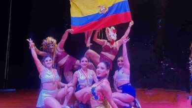 El equipo Go Pole Studio de la ciudad de Riobamba fue parte de una exhibición de Pol-Art (arte popular), que se realizó en Duitama - Colombia.