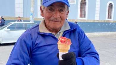 Luis Guevara vende helados de paila hace 70 años en Riobamba