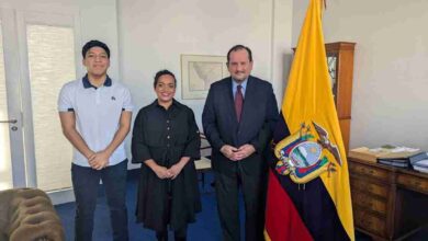 Diego Morejón, Embajador de Ecuador en Alemania, felicitó a Elían Muela, joven talento ecuatoriano que brilla en Berlín - Alemania