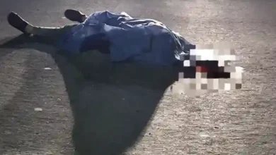 Un adolescente de 17 años murió en su moto en Riobamba, entre la Circunvalación y Bolivia. Dejó los estudios por ayudar a su madre enferma