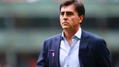 El director técnico argentino Gustavo Quinteros, exDT de Ecuador, deja Vélez Sarsfield tras ganar liga argentina.