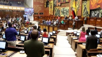 Asamblea de Ecuador posesiona a alternos y se va de vacaciones