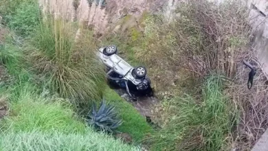 Automóvil cayó de un puente en Alpamalag, cantón Pujilí