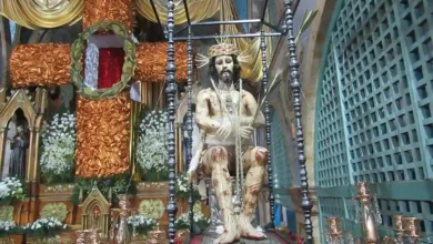 Familias demuestran su fe al Señor del Buen Suceso