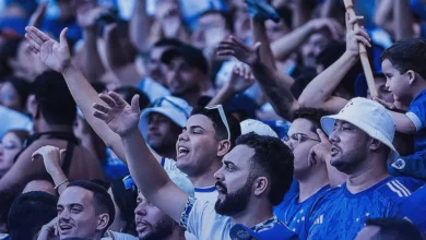 Hinchas de Cruzeiro reaccionan a la derrota ante Mushuc Runa.
