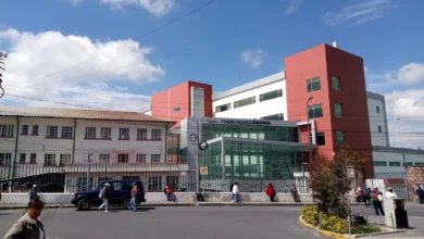 Hospital General Latacunga activó código plata por herido de bala.