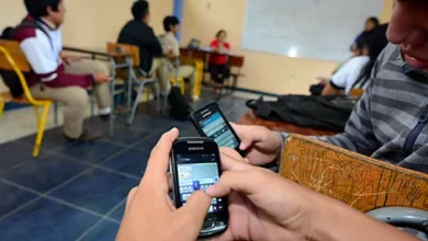 Ministerio de Educación emite reglamento para celulares en clases