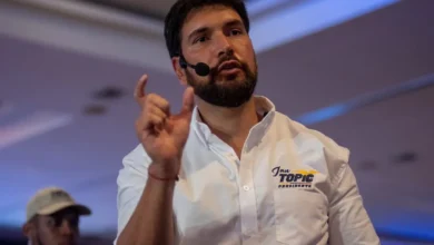 Jan Topic trabajaría con Luisa González