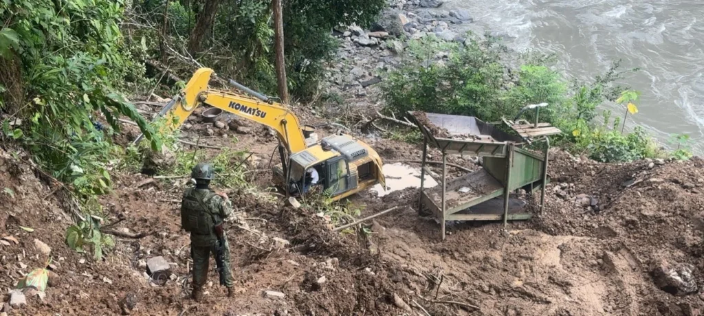 Ejército desmanteló campo de minería ilegal en Méndez