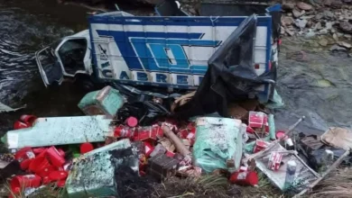 Accidente de un camión amenaza con contaminación ambiental