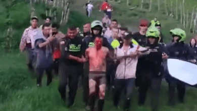 Pastor detenido y golpeado tras abusar de su hijastra de 13 años