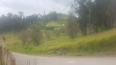 Habitantes de Guaranda exigen cancha y veredas limpias