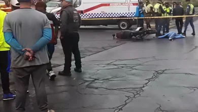 Hombre muere tras impacto con un camión en Ambato.
