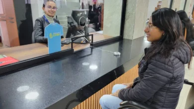 El IESS busca afiliar a jóvenes entre los 15 y 24 años 11 meses en Ecuador. Existen 2 modalidades: Afiliación Voluntaria y Emprendedor Joven