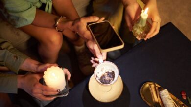 Mujer pidió el divorcio tras una lectura de café en ChatGPT