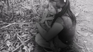 Niña muere en los brazos de su madre tras ser atropellada