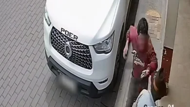 Hombre golpeó a mujer y adulto mayor en Pallatanga. En la imagen consta la agresión al adulto mayor