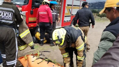 Hombre murió tras caer en una quebrada de Guano. Policía NAcional y Cuerpo de Bomberos tuvieron una ardua labor