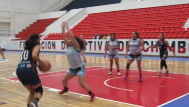 Campeonato de básquet con exalumnos de colegios Riobamba