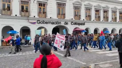 Marcha en Latacunga por día del trabajador fue pacífica.